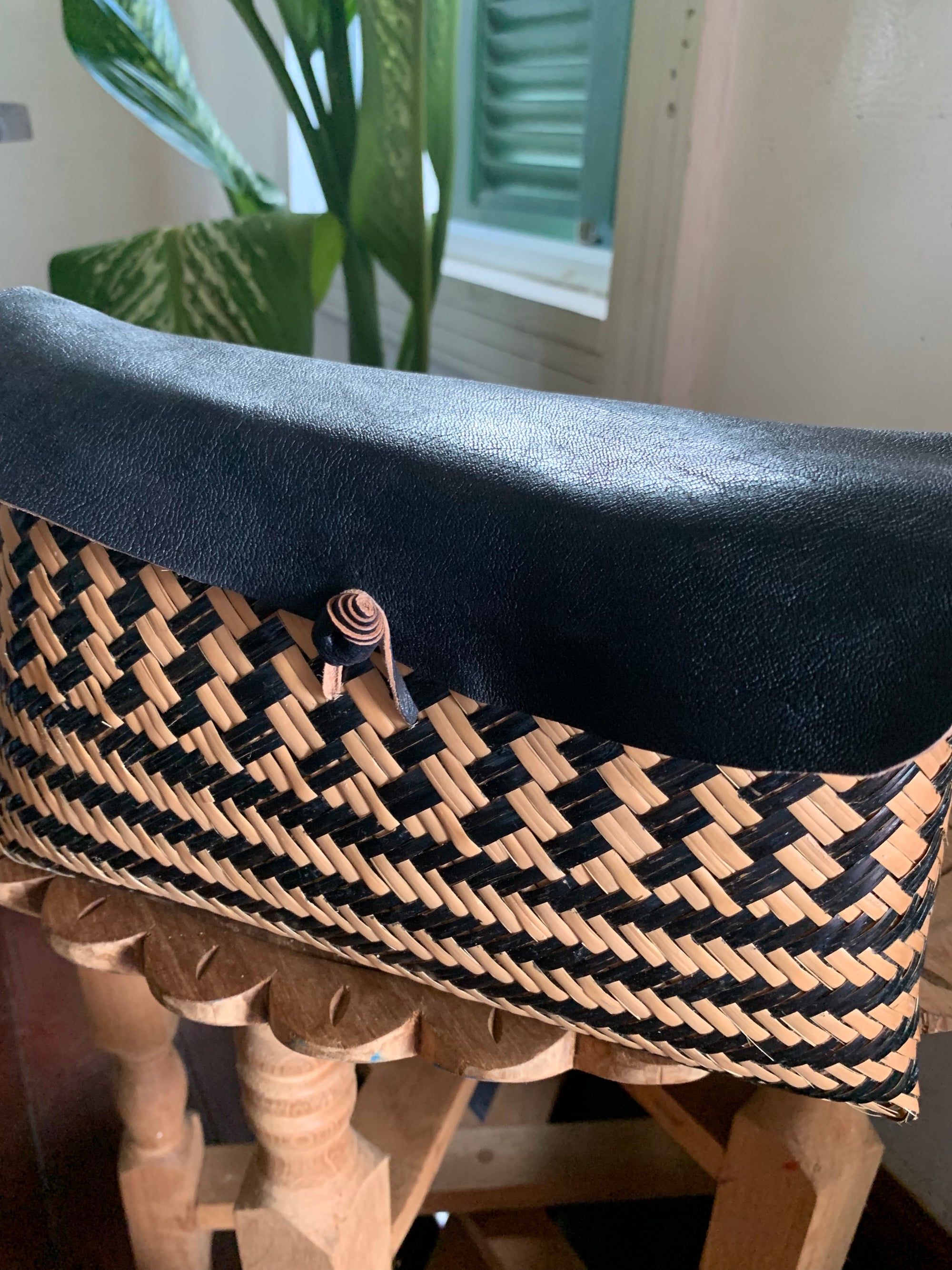 MAKOKI — Handgeweven tas