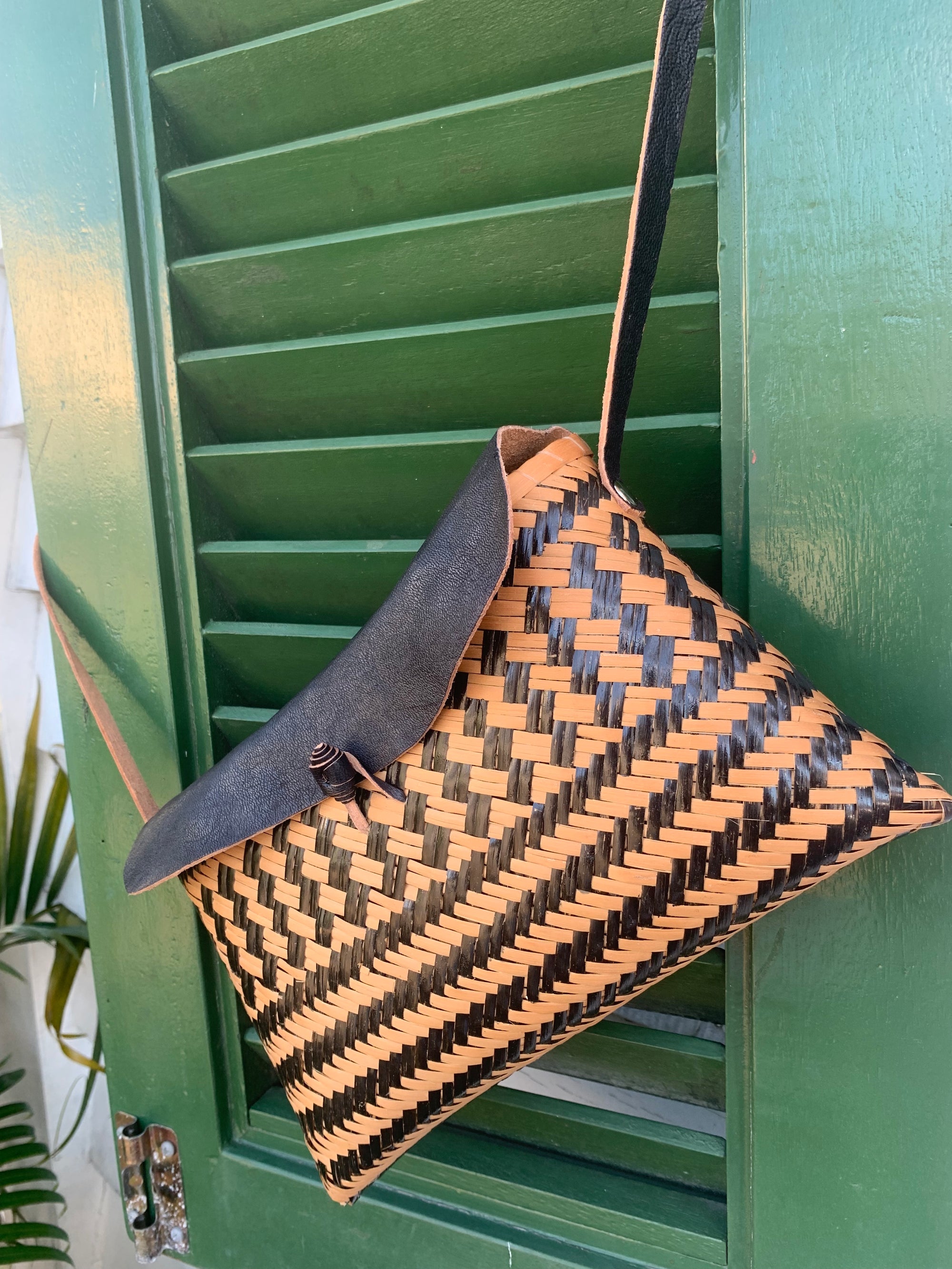 MAKOKI — Handgeweven tas