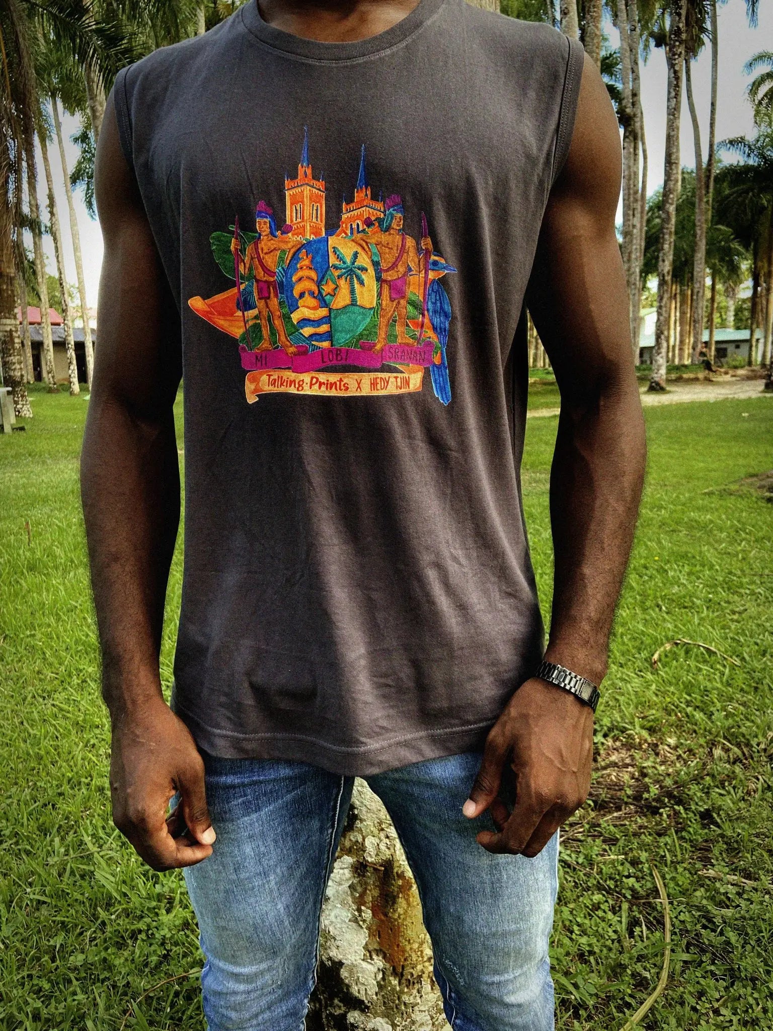T-shirt Wapen van Suriname (Grijs)